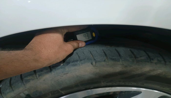 2023 Toyota Glanza V, Petrol, Manual, 44,926 km, tyre