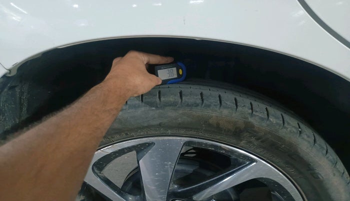 2023 Toyota Glanza V, Petrol, Manual, 44,926 km, tyre