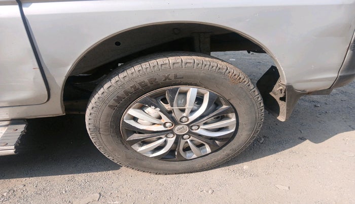 2011 Maruti Eeco 7 STR, Petrol, Manual, 1,22,226 km, tyre