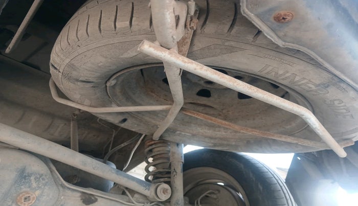 2011 Maruti Eeco 7 STR, Petrol, Manual, 1,22,226 km, tyre