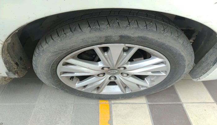 2019 Toyota Innova Crysta 2.4 ZX 7 STR, Diesel, Manual, 2,14,074 km, tyre