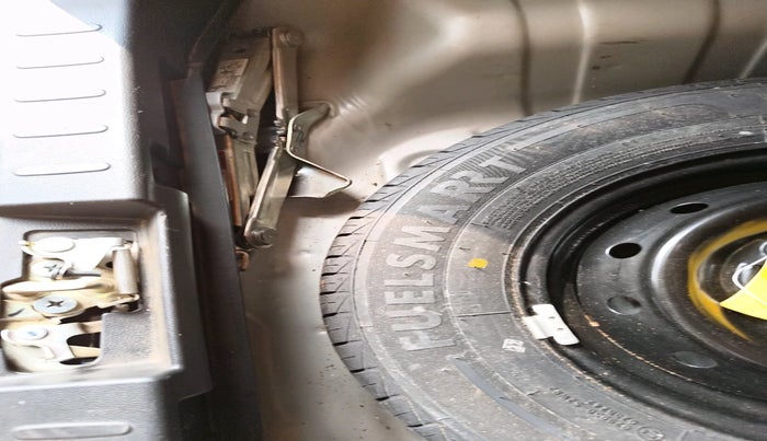 2021 Maruti Alto LXI, Petrol, Manual, 26,958 km, tyre