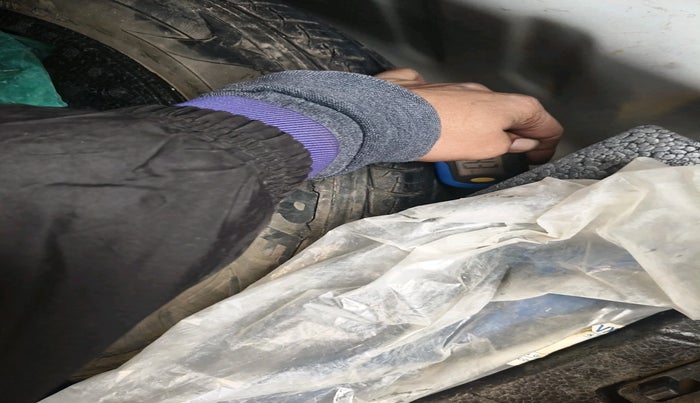 2014 Maruti Ciaz VXI+, Petrol, Manual, 60,341 km, tyre