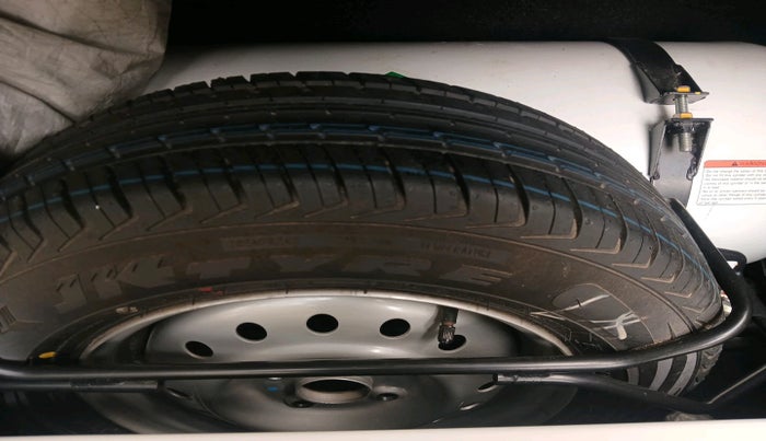 2024 Maruti New Wagon-R LXI CNG 1.0, Petrol, Manual, 15,655 km, tyre