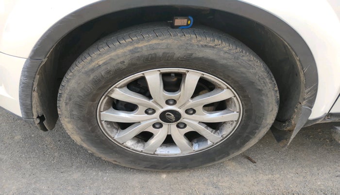 2016 Mahindra XUV500 W10, Diesel, Manual, 62,906 km, tyre