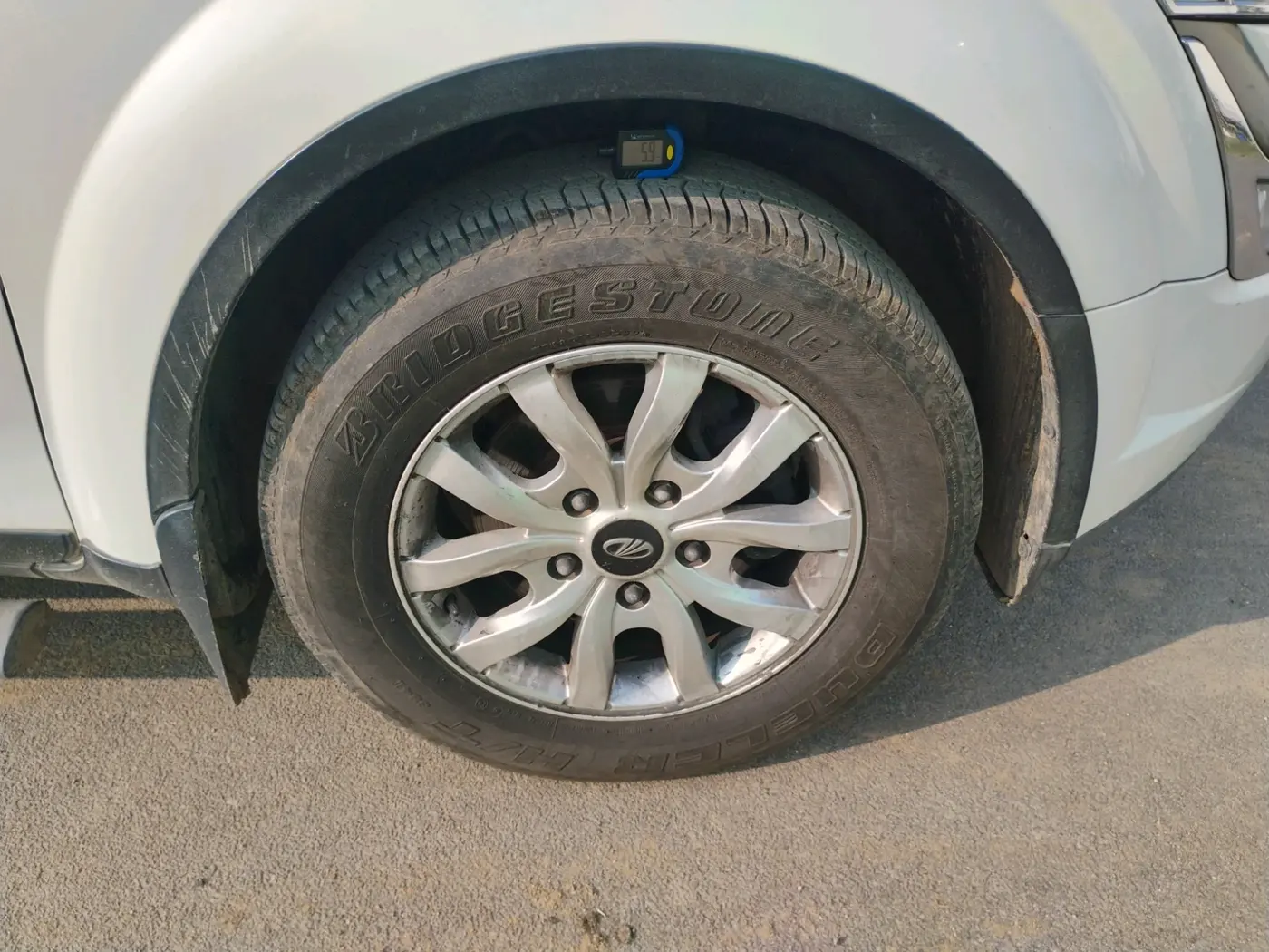 2016 Mahindra XUV500 W10, Diesel, Manual, 62,906 km, tyre