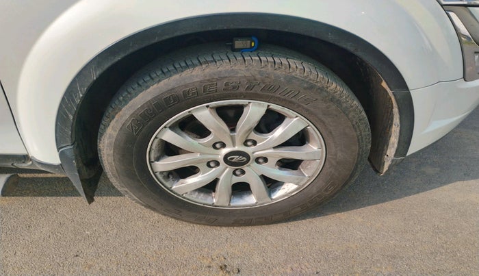 2016 Mahindra XUV500 W10, Diesel, Manual, 62,906 km, tyre