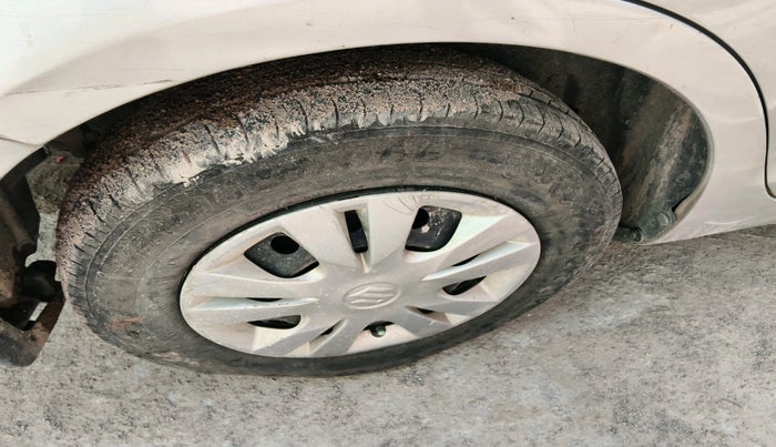 2014 Maruti Swift Dzire VDI, Diesel, Manual, 1,49,858 km, tyre