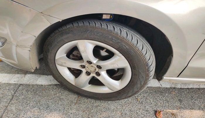 2012 Skoda Rapid ELEGANCE 1.6 MPI AT, Petrol, Automatic, 1,26,605 km, tyre