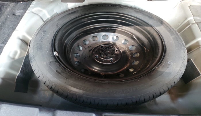 2022 Tata NEXON XE PETROL, Petrol, Manual, 35,516 km, tyre