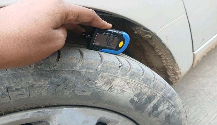 2012 Hyundai i10 SPORTZ 1.2 AT, Petrol, Automatic, 85,408 km, tyre