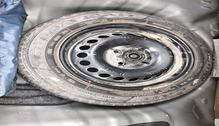 2015 Hyundai Grand i10 MAGNA 1.2 KAPPA VTVT, Petrol, Manual, 33,878 km, tyre