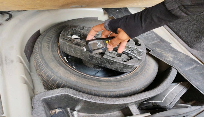 2013 Skoda Rapid AMBITION 1.6 TDI CR MT PLUS, Diesel, Manual, 87,138 km, tyre