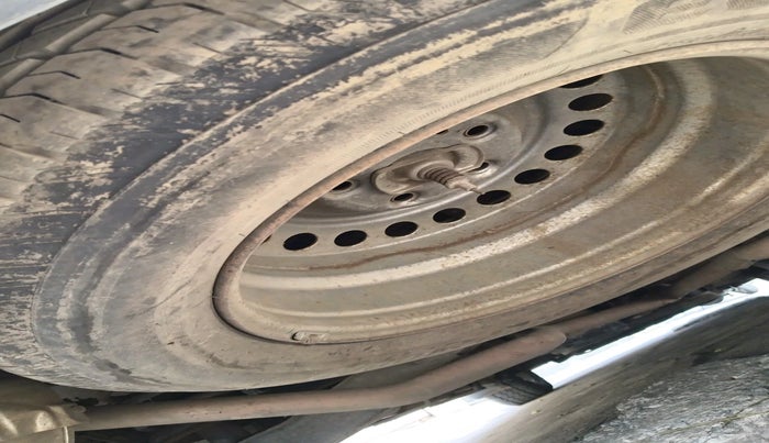 2021 Mahindra XUV500 W11, Diesel, Manual, 1,21,773 km, tyre