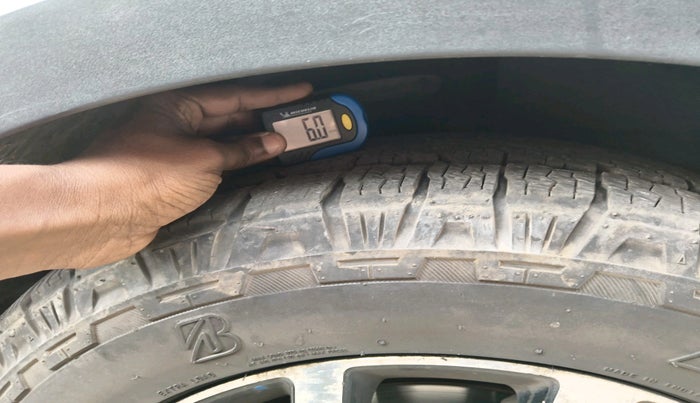 2021 Mahindra XUV500 W11, Diesel, Manual, 1,21,773 km, tyre