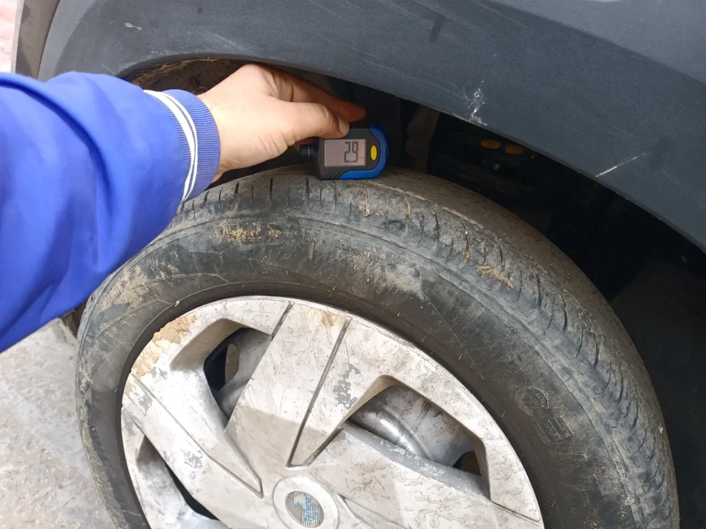 2023 Nissan MAGNITE XE, Petrol, Manual, 27,000 km, tyre