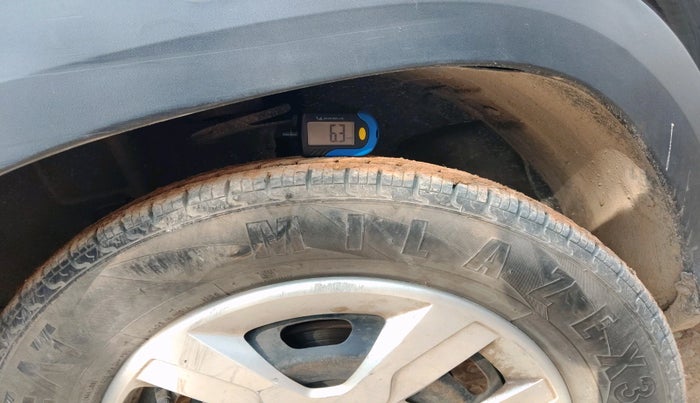 2017 Renault Kwid RXL 1.0, Petrol, Manual, 1,00,104 km, tyre