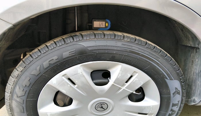 2013 Maruti Swift Dzire VXI, Petrol, Manual, 42,834 km, tyre