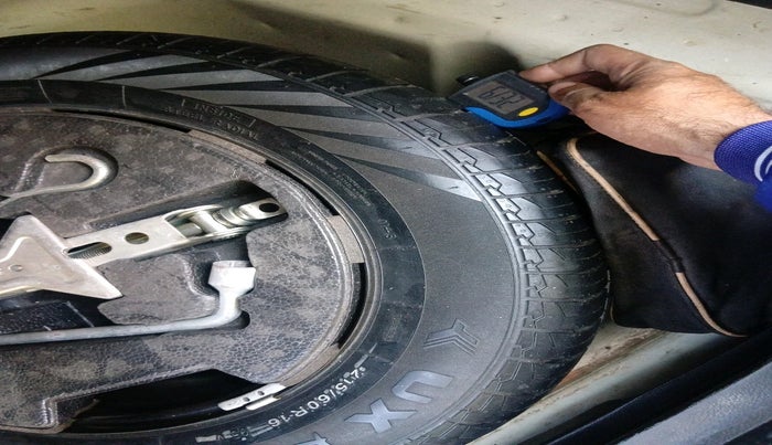 2019 Maruti S Cross SIGMA 1.3, Diesel, Manual, 73,522 km, tyre