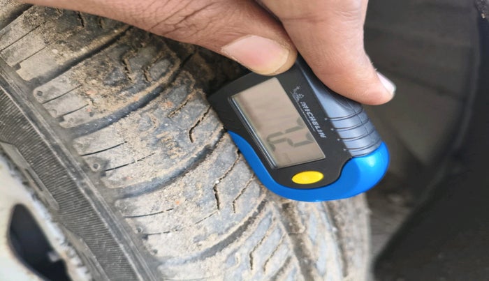 2014 Chevrolet Beat PS PETROL, Petrol, Manual, 44,306 km, tyre