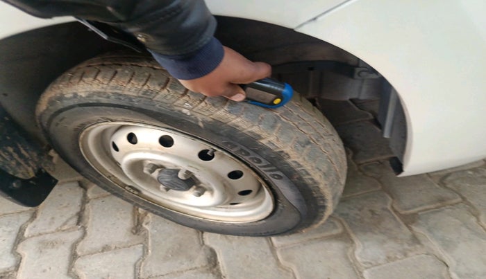 2015 Maruti Wagon R 1.0 LXI, Petrol, Manual, 20,085 km, tyre