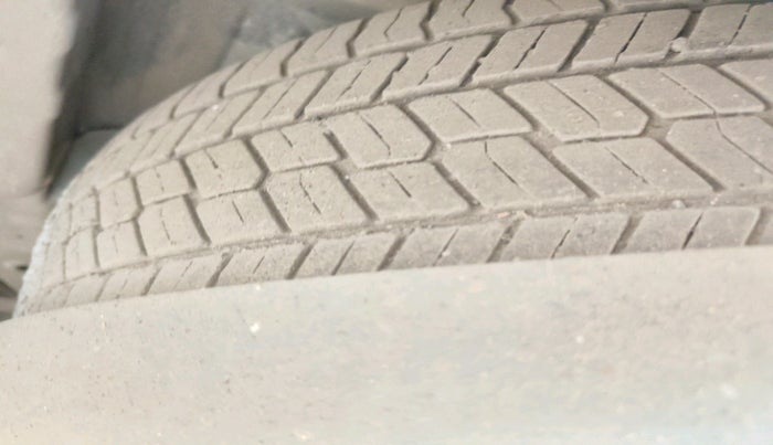 2011 Mitsubishi Outlander 2.4 MIVEC, Petrol, Automatic, 88,679 km, tyre