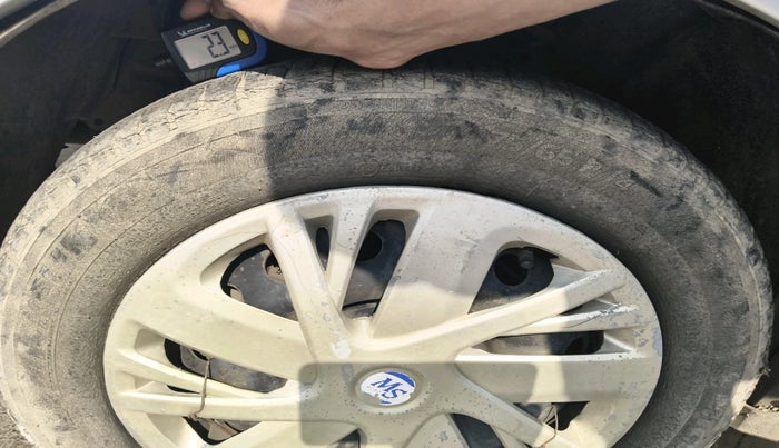 2014 Toyota Etios Liva G, Petrol, Manual, 60,776 km, tyre