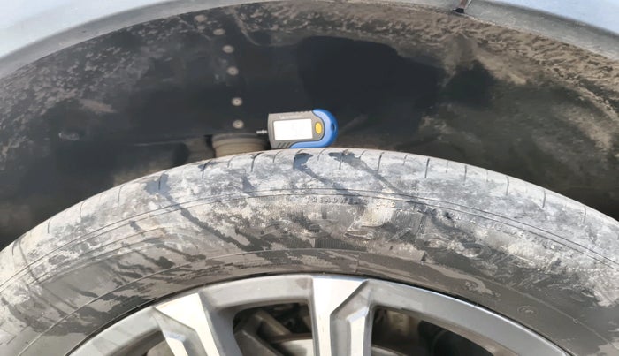 2023 Mahindra XUV700 AX 7 LUXURY D AT 7 STR, Diesel, Automatic, 25,318 km, tyre