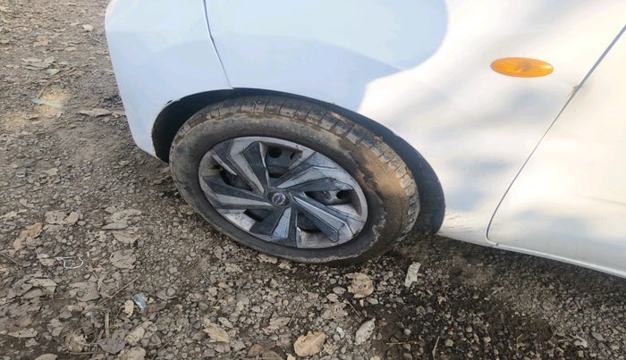 2020 Datsun Redi Go T(O) 1.0, Petrol, Manual, 29,187 km, tyre