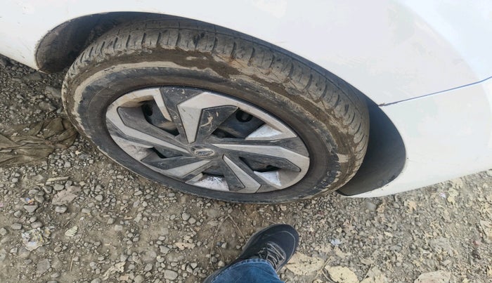 2020 Datsun Redi Go T(O) 1.0, Petrol, Manual, 29,187 km, tyre