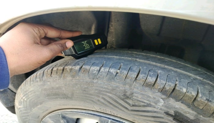 2020 Maruti Swift LXI, Petrol, Manual, 79,975 km, tyre