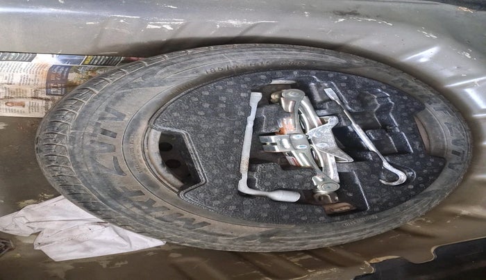 2016 Maruti Ciaz VXI+, Petrol, Manual, 1,56,168 km, tyre