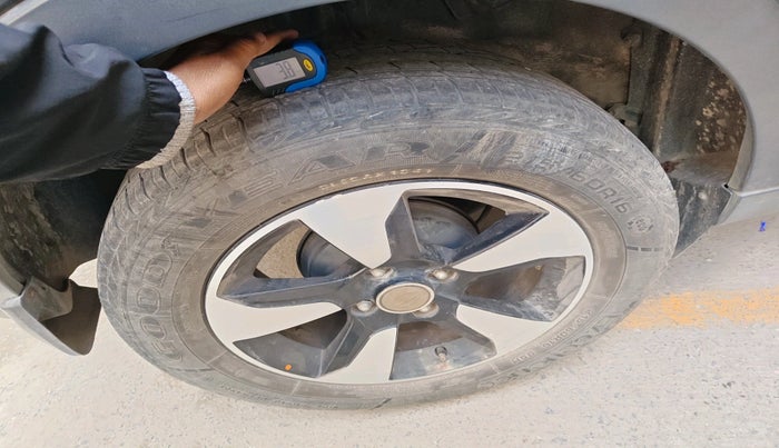 2018 Tata NEXON XZ PLUS PETROL, Petrol, Manual, 38,585 km, tyre