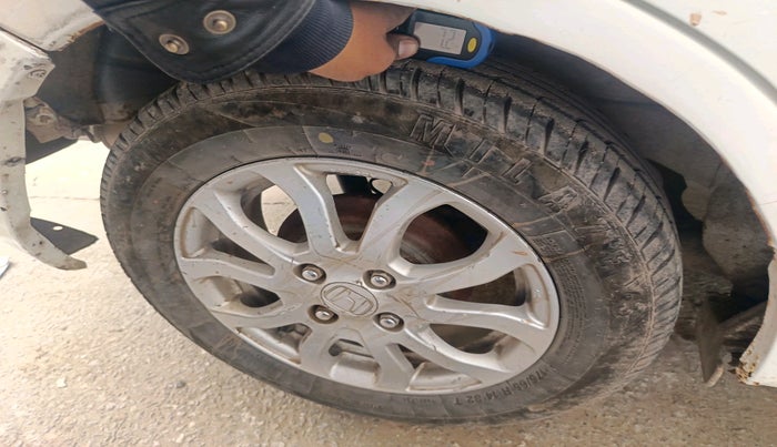 2014 Honda Amaze 1.2L I-VTEC VX, Petrol, Manual, 90,232 km, tyre