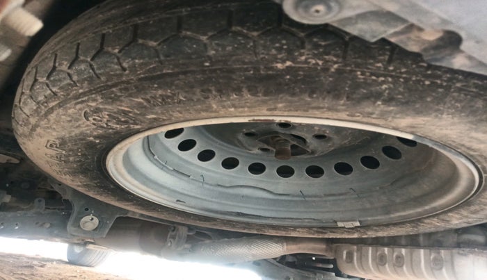 2021 Mahindra XUV700 AX7 Petrol MT 7 STR, Petrol, Manual, 64,345 km, tyre