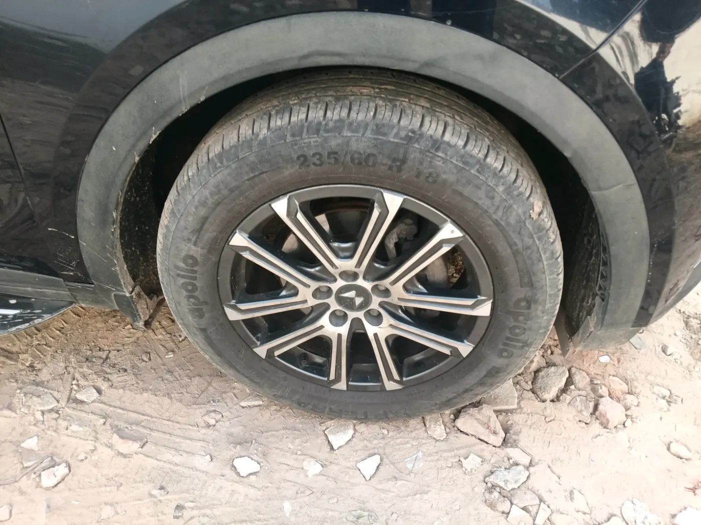 2021 Mahindra XUV700 AX7 Petrol MT 7 STR, Petrol, Manual, 64,345 km, tyre