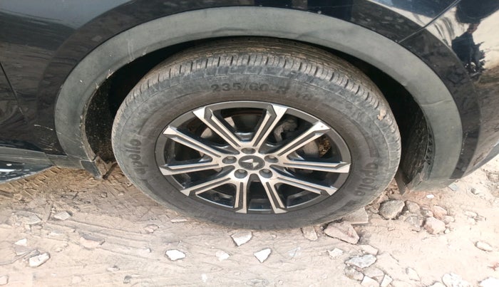 2021 Mahindra XUV700 AX7 Petrol MT 7 STR, Petrol, Manual, 64,345 km, tyre