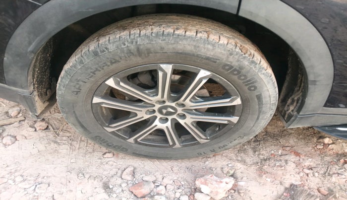 2021 Mahindra XUV700 AX7 Petrol MT 7 STR, Petrol, Manual, 64,345 km, tyre