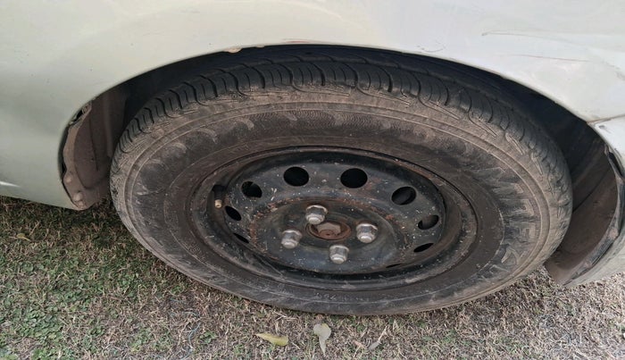 2012 Hyundai i10 MAGNA 1.1, Petrol, Manual, 1,67,254 km, tyre