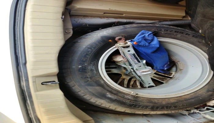 2012 Honda CRV 2.4L 2WD AT, Petrol, Automatic, 1,44,078 km, tyre