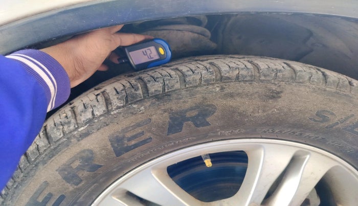 2012 Honda CRV 2.4L 2WD AT, Petrol, Automatic, 1,44,078 km, tyre