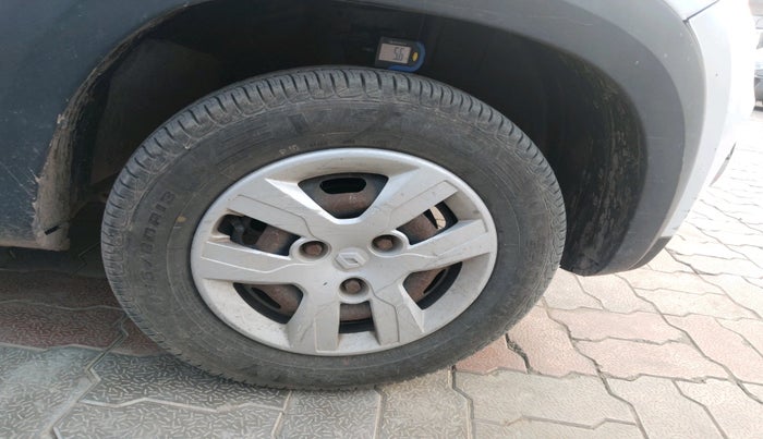 2016 Renault Kwid RXT 0.8, Petrol, Manual, 50,833 km, tyre