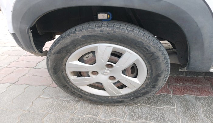 2016 Renault Kwid RXT 0.8, Petrol, Manual, 50,833 km, tyre