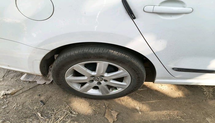 2013 Volkswagen Vento COMFORTLINE DIESEL 1.6, Diesel, Manual, 1,03,269 km, tyre