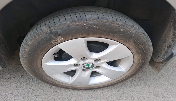 2012 Skoda Rapid AMBITION 1.6 TDI CR MT, Diesel, Manual, 84,846 km, tyre