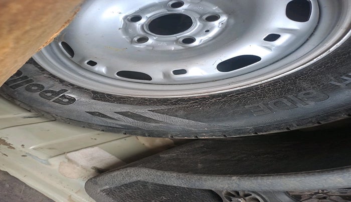 2012 Skoda Rapid AMBITION 1.6 TDI CR MT, Diesel, Manual, 84,846 km, tyre