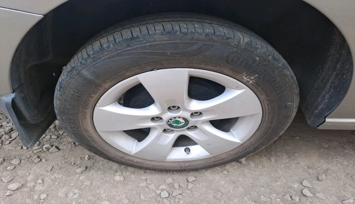 2012 Skoda Rapid AMBITION 1.6 TDI CR MT, Diesel, Manual, 84,846 km, tyre