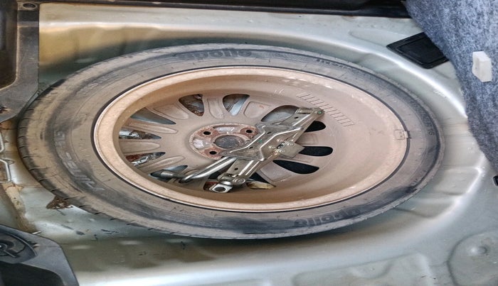 2017 Maruti Baleno ALPHA DIESEL 1.3, Diesel, Manual, 80,927 km, tyre