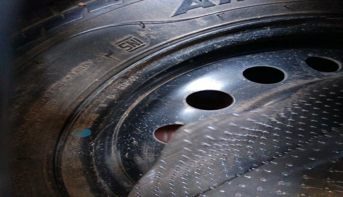 2015 Maruti Wagon R 1.0 VXI, Petrol, Manual, 30,186 km, tyre