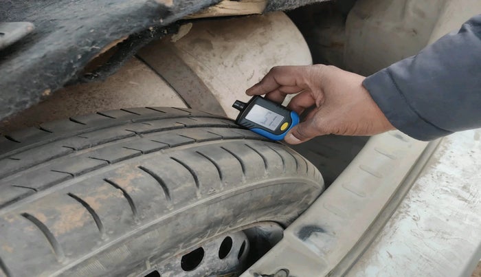 2018 Maruti Celerio VXI CNG, Petrol, Manual, 90,234 km, tyre